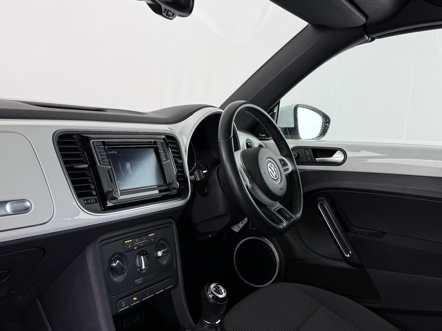 Used Volkswagen Beetle 2015 for sale - 77259848: Photo 21