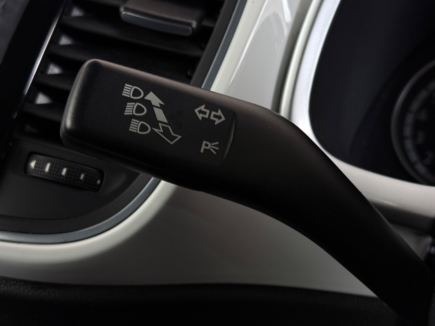 Used Volkswagen Beetle 2015 for sale - 77259848: Photo 25