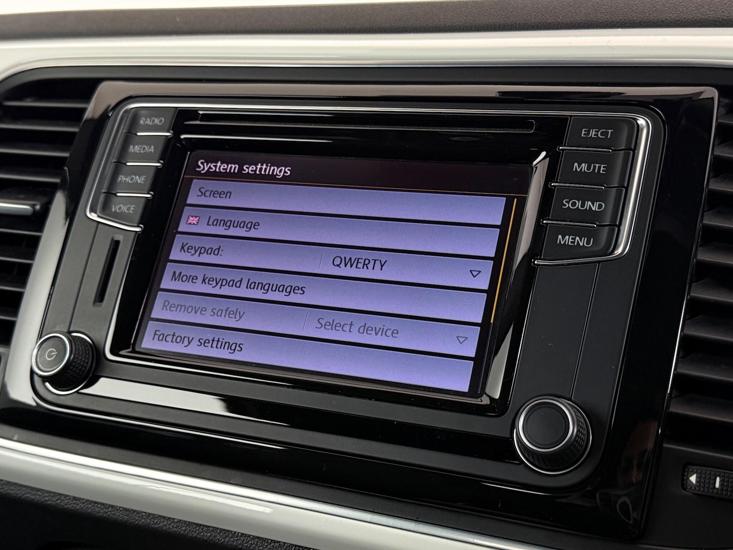 Used Volkswagen Beetle 2015 for sale - 77259848: Photo 27