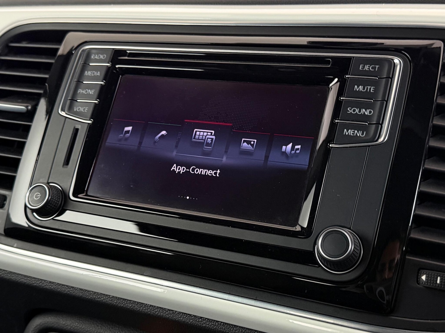 Used Volkswagen Beetle 2015 for sale - 77259848: Photo 28