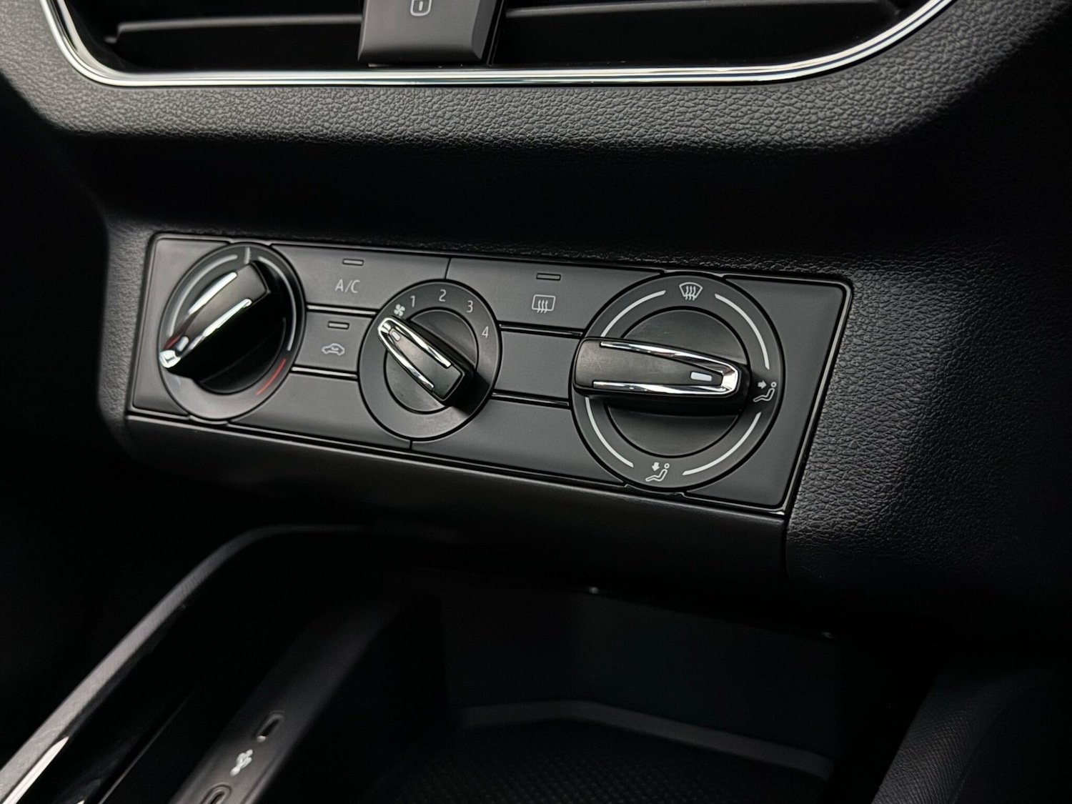 Used Skoda Kamiq 2023 for sale - 78132089: Photo 33