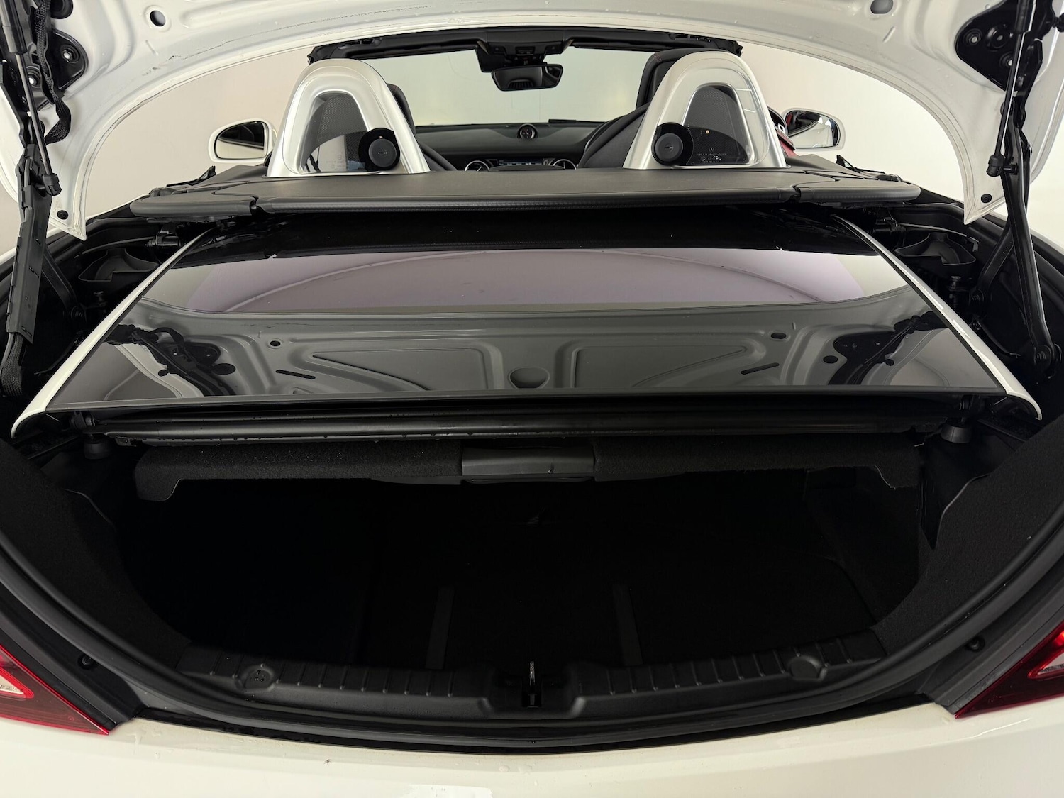 Used Mercedes-Benz SLC 2016 for sale - 77182431: Photo 10