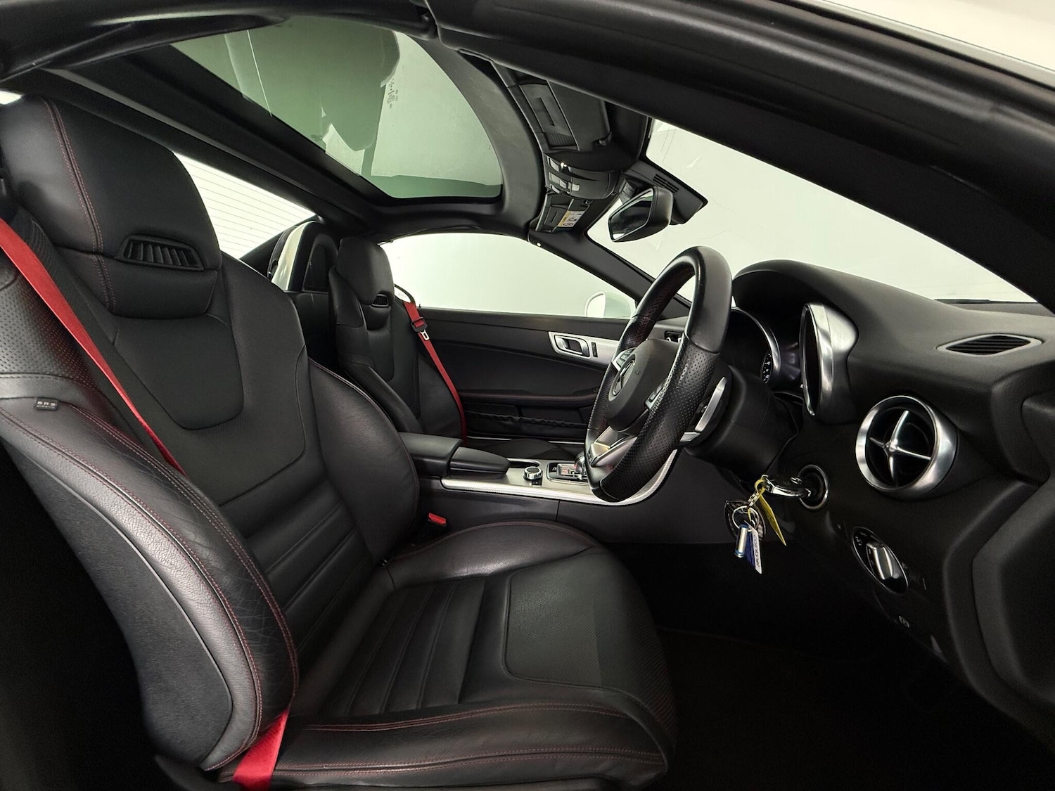 Used Mercedes-Benz SLC 2016 for sale - 77182431: Photo 11