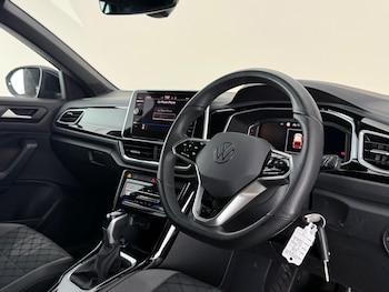 Used Volkswagen T-Roc 2023 for sale - 78649307: Photo