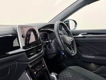 Used Volkswagen T-Roc 2023 for sale - 78649307: Photo