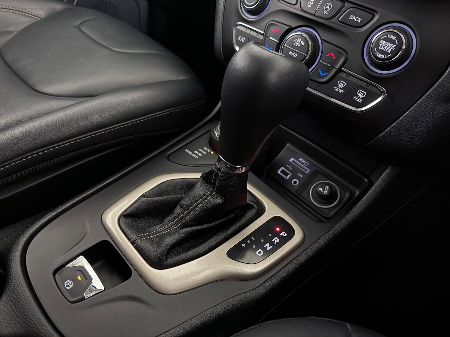 Used Jeep Cherokee 2016 for sale - 77684419: Photo 27