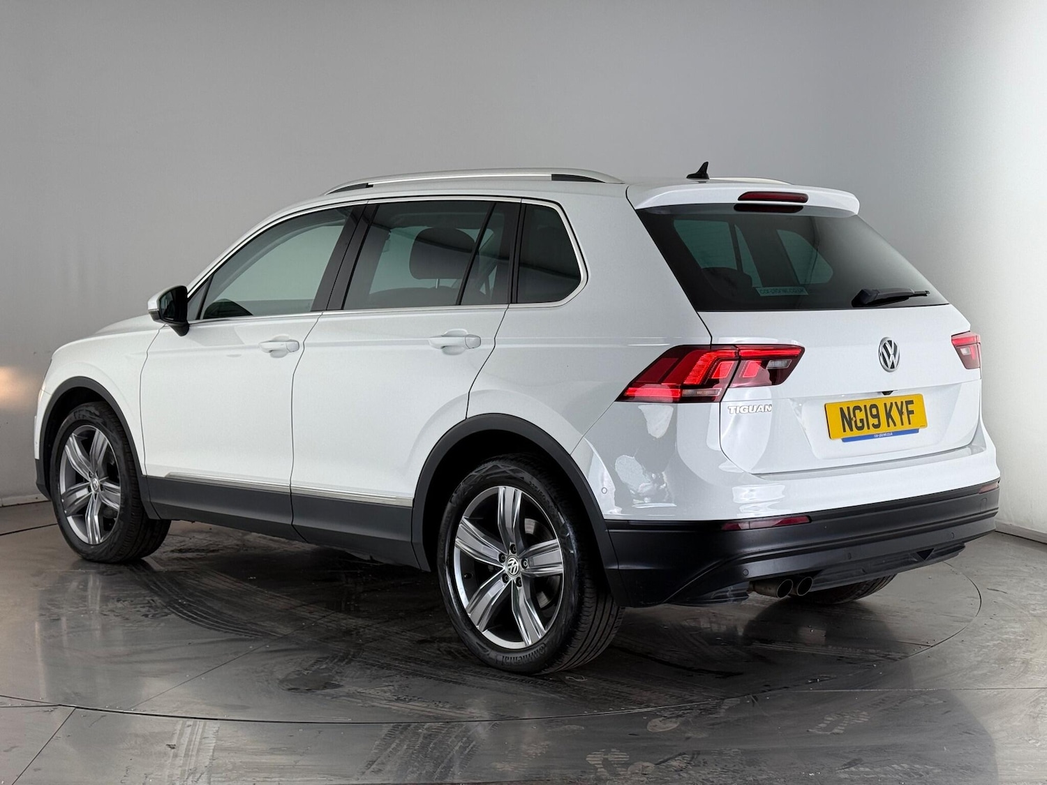 Used Volkswagen Tiguan 2019 for sale - 77243496: Photo 3