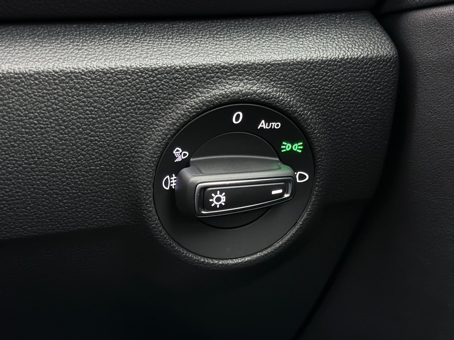 Used Volkswagen T-Roc 2023 for sale - 77216963: Photo 18