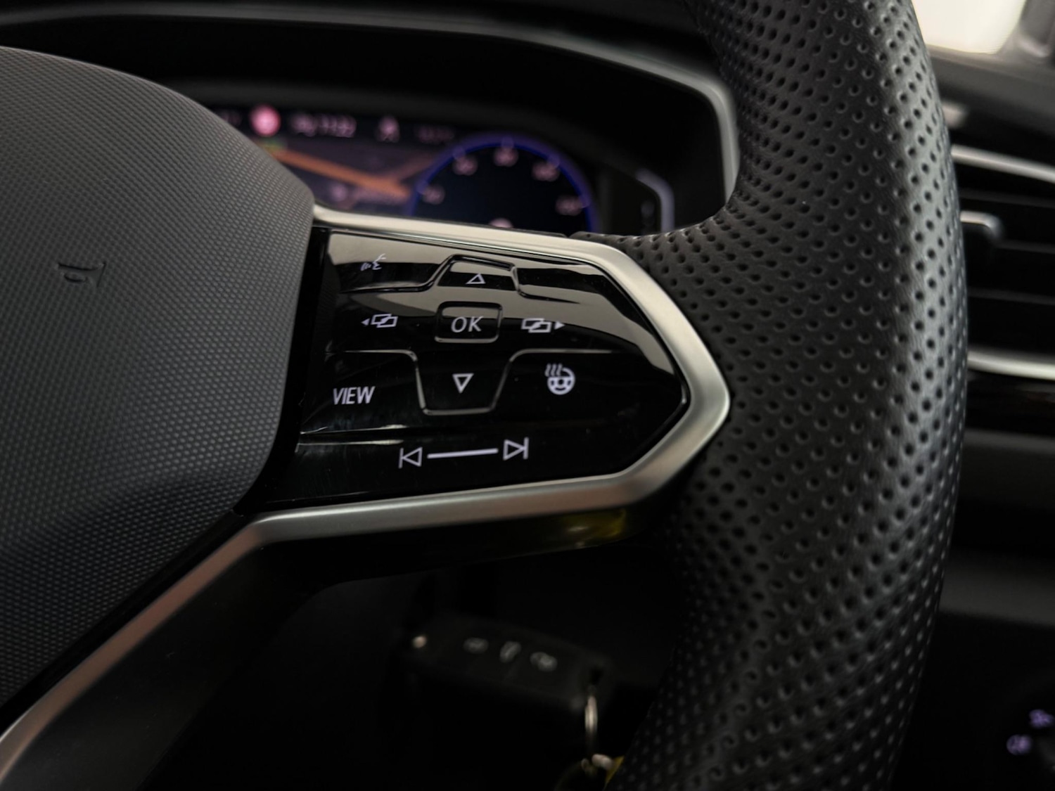 Used Volkswagen T-Roc 2023 for sale - 77216963: Photo 26