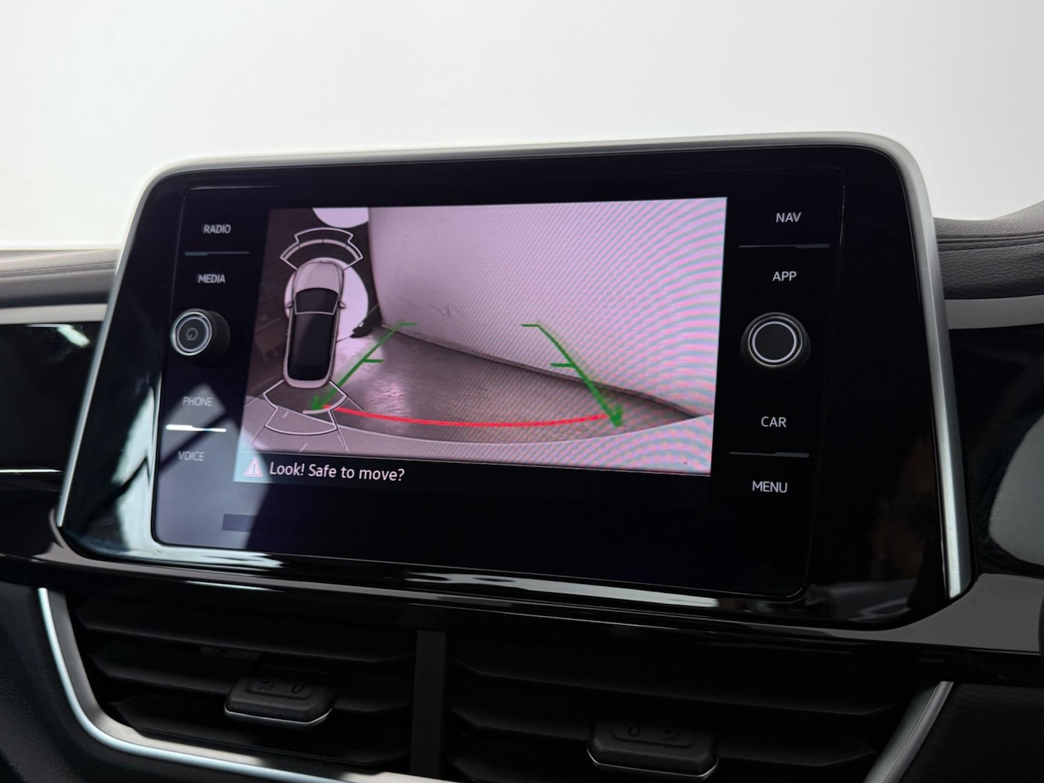 Used Volkswagen T-Roc 2023 for sale - 77216963: Photo 36