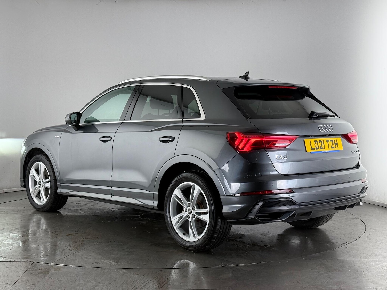Used Audi Q3 2021 for sale - 77246773: Photo 4