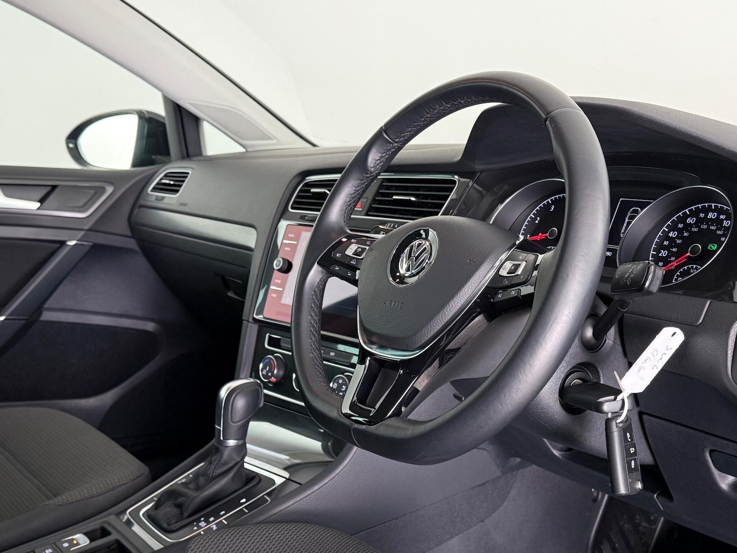 Used Volkswagen Golf 2017 for sale - 76752801: Photo 15