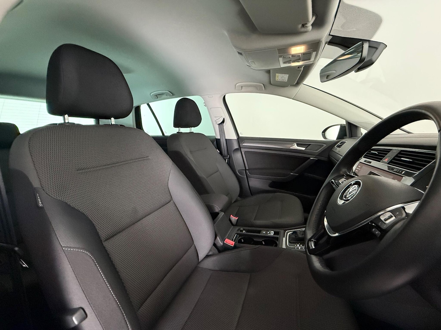 Used Volkswagen Golf 2017 for sale - 76752801: Photo 16