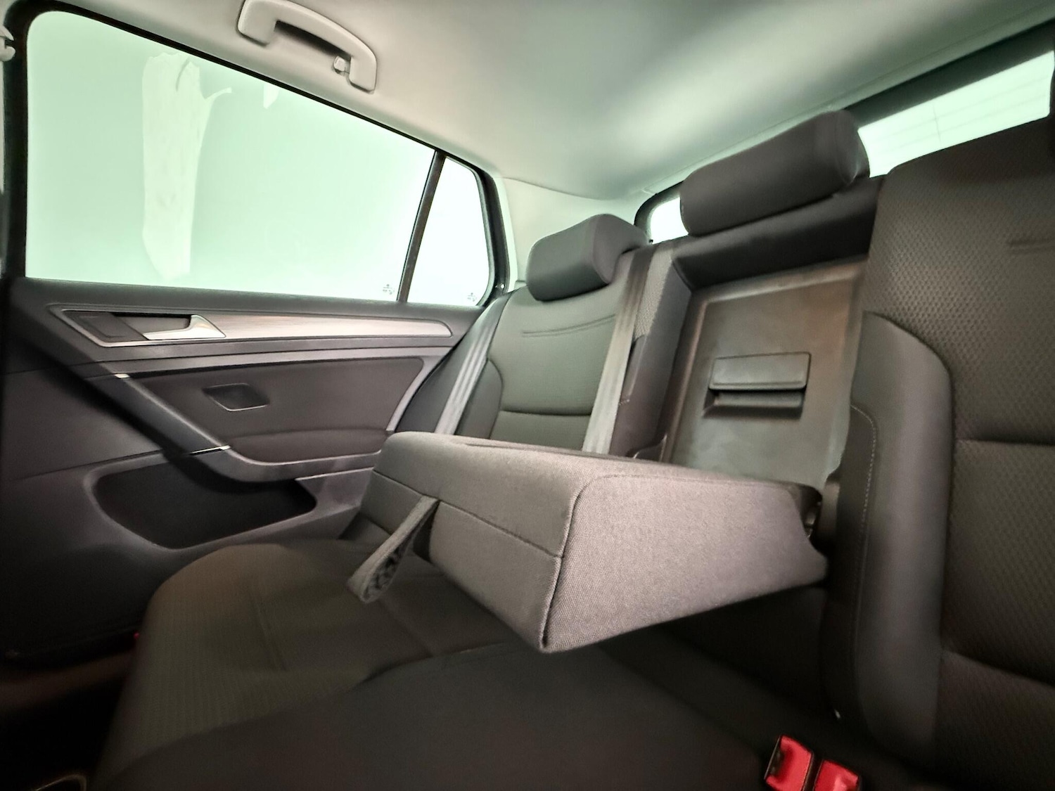 Used Volkswagen Golf 2017 for sale - 76752801: Photo 20