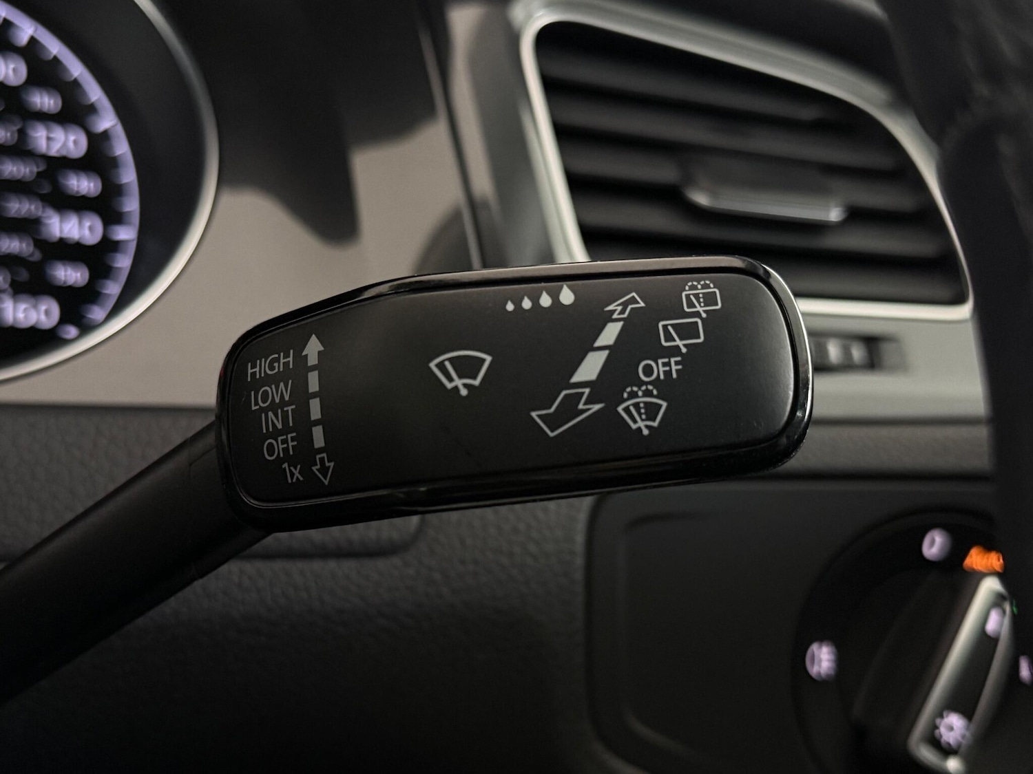 Used Volkswagen Golf 2017 for sale - 76752801: Photo 28