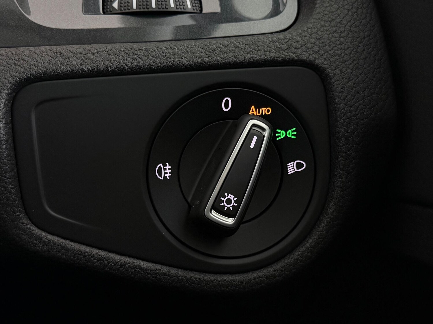 Used Volkswagen Golf 2017 for sale - 76752801: Photo 31