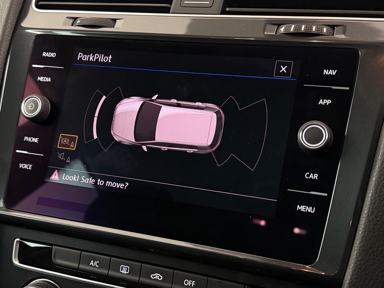 Used Volkswagen Golf 2017 for sale - 76752801: Photo 39