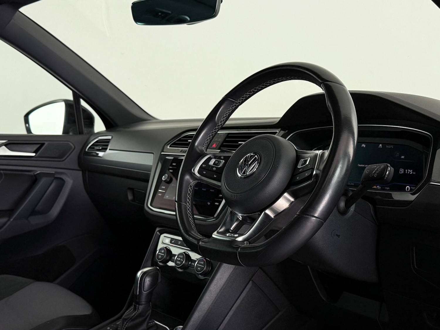 Used Volkswagen Tiguan 2019 for sale - 77243308: Photo 18