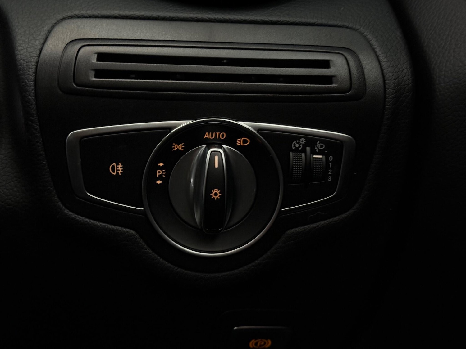 Used Mercedes-Benz C Class 2020 for sale - 77246230: Photo 20