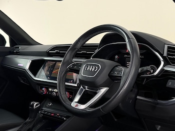 Used Audi Q3 2021 for sale - 79120056: Photo