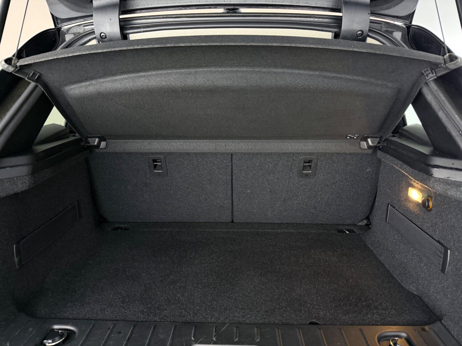 Used BMW i3 2017 for sale - 78132074: Photo 8