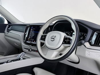 Used Volvo XC60 2021 for sale - 78587014: Photo