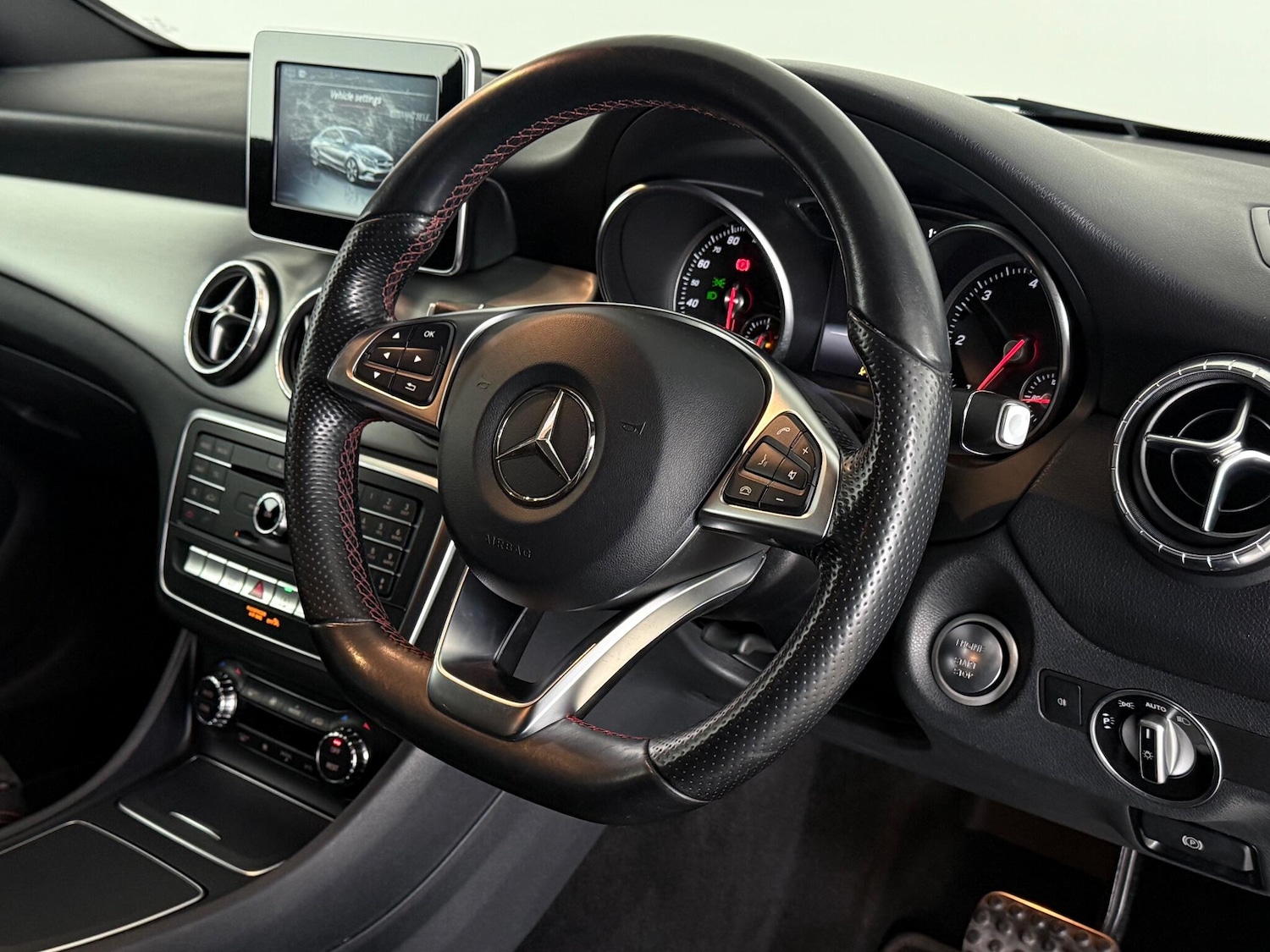 Used Mercedes-Benz CLA 2018 for sale - 76466680: Photo 14