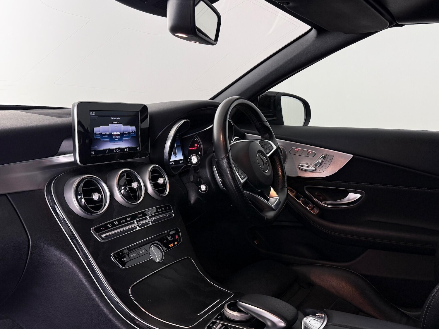 Used Mercedes-Benz C Class 2018 for sale - 76467445: Photo 25