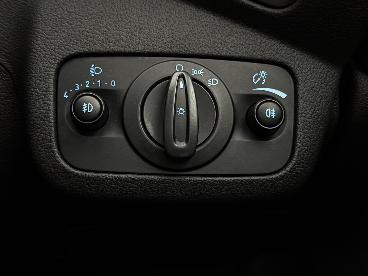 Used Ford Kuga 2016 for sale - 77222245: Photo 25