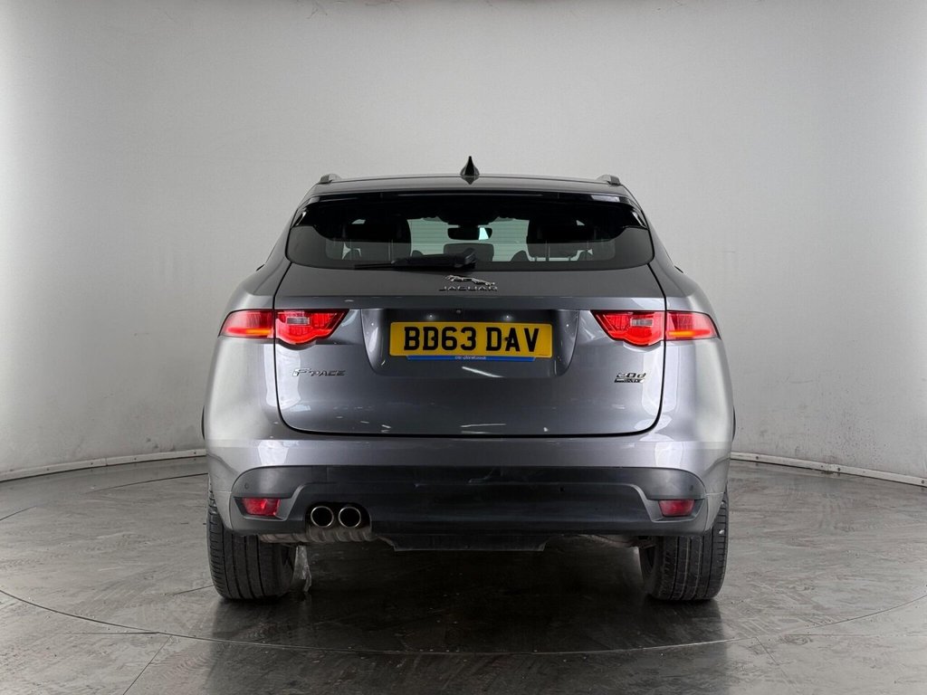 Used Jaguar F-Pace 2019 for sale - 76367408: Photo 9