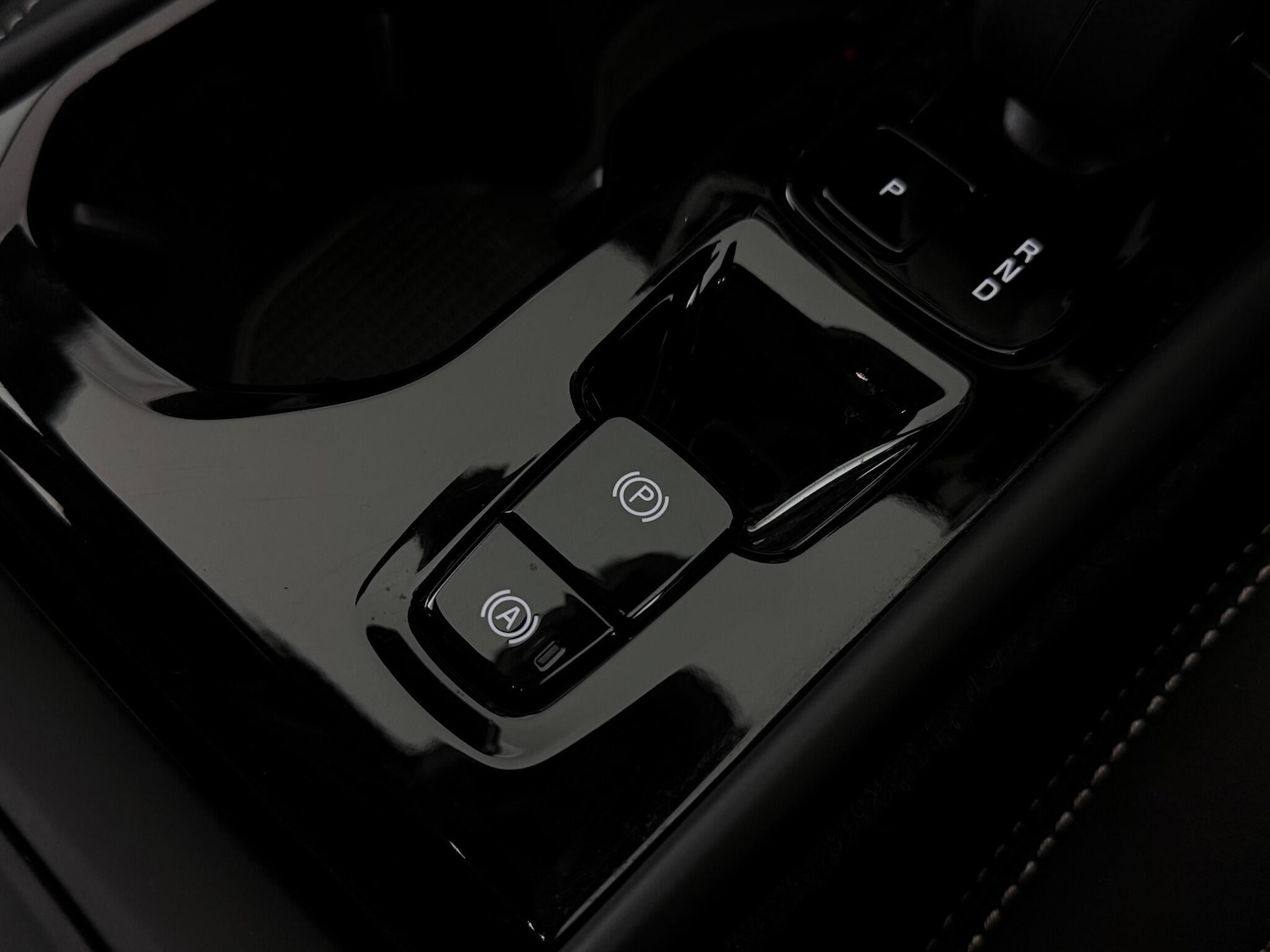 Used Volvo XC40 2024 for sale - 77081398: Photo 37