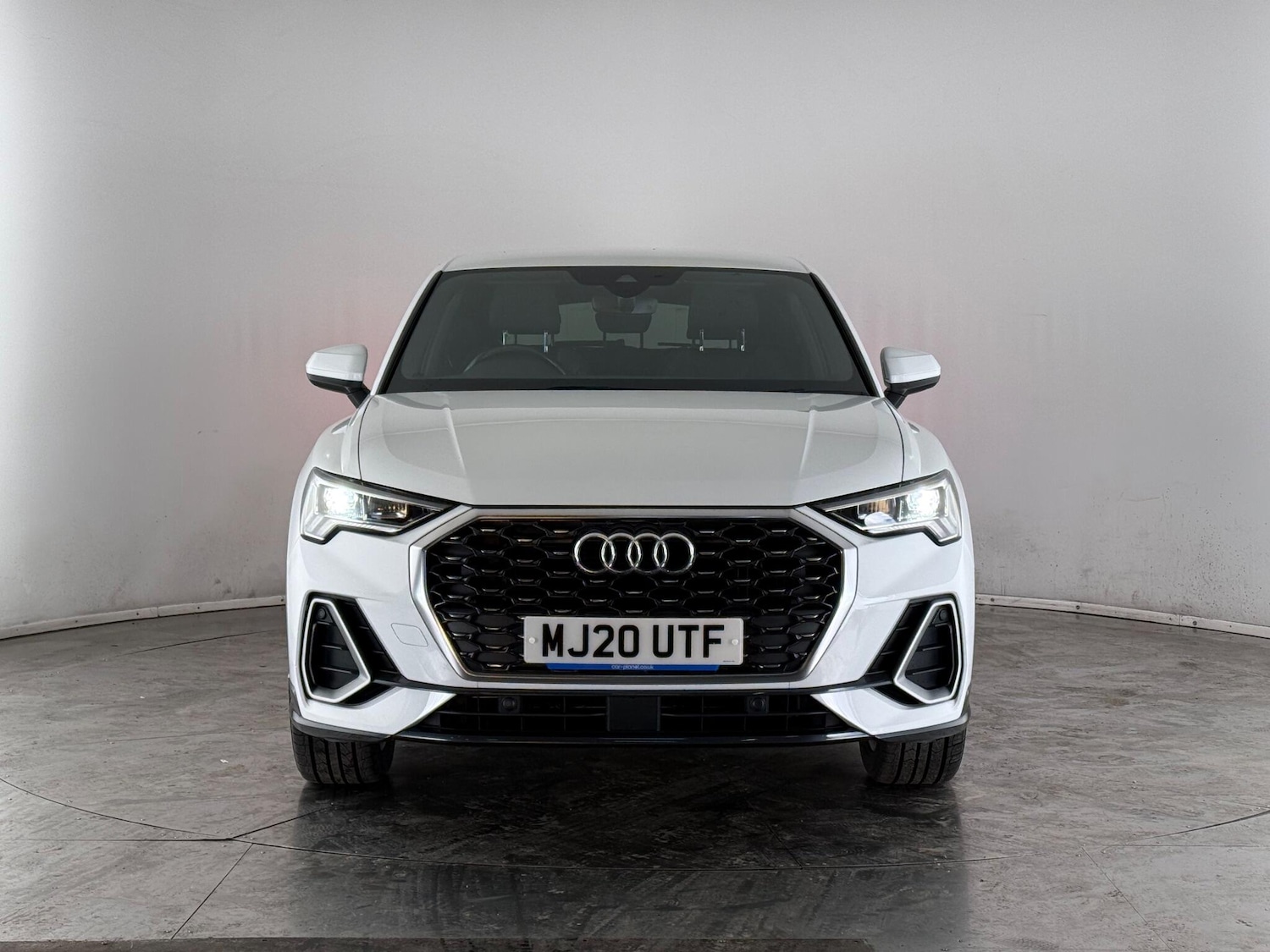 Used Audi Q3 2020 for sale - 77260447: Photo 2