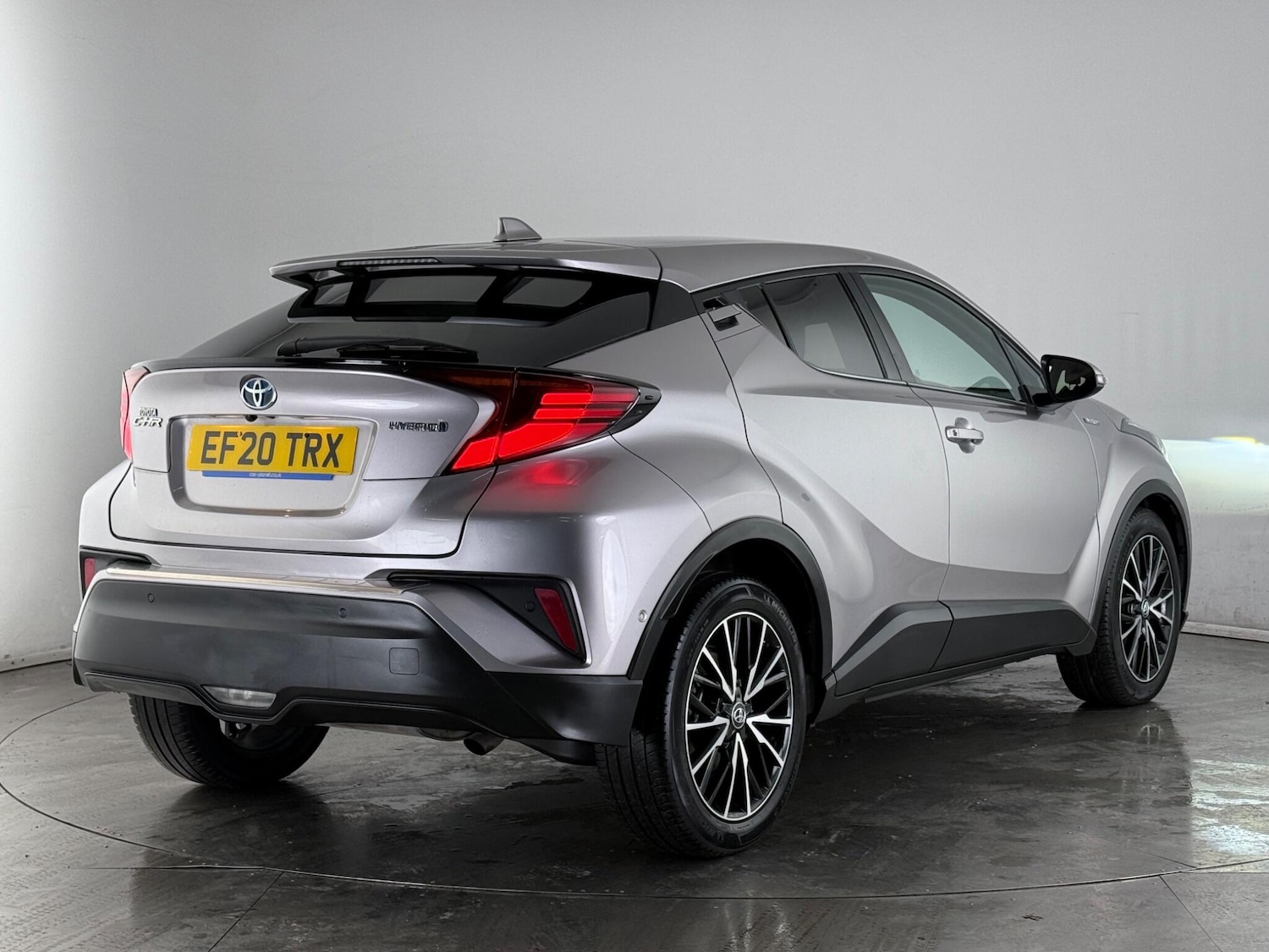Used Toyota C-HR 2020 for sale - 77456602: Photo 2