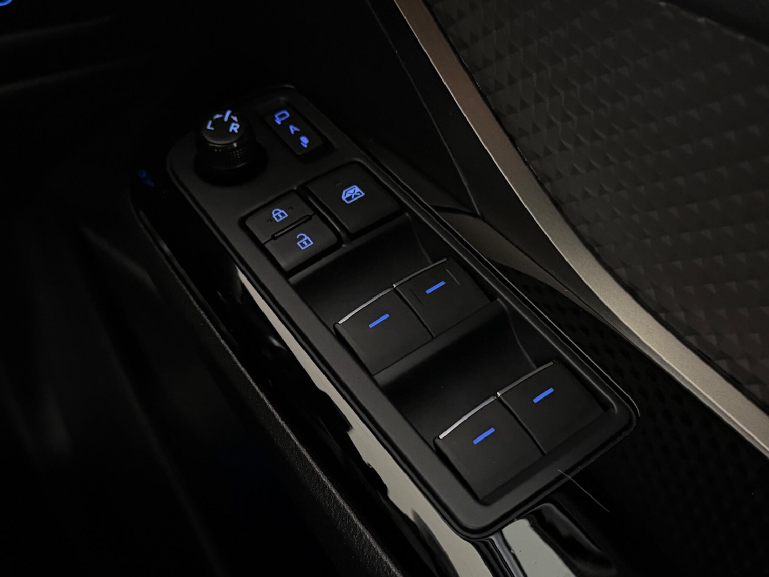 Used Toyota C-HR 2020 for sale - 77456602: Photo 26