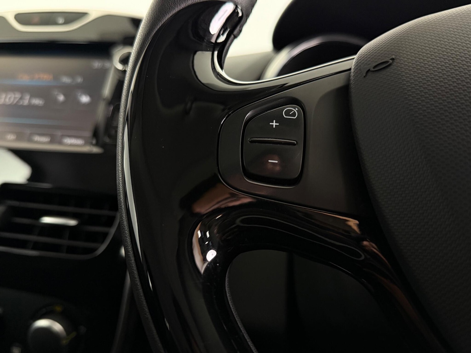 Used Renault Clio 2015 for sale - 77246762: Photo 17