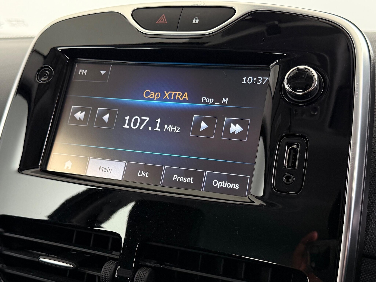 Used Renault Clio 2015 for sale - 77246762: Photo 23