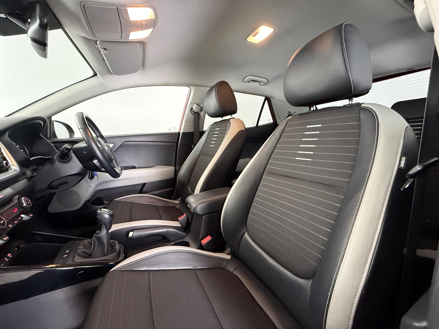 Used Kia Stonic 2020 for sale - 77412465: Photo 10