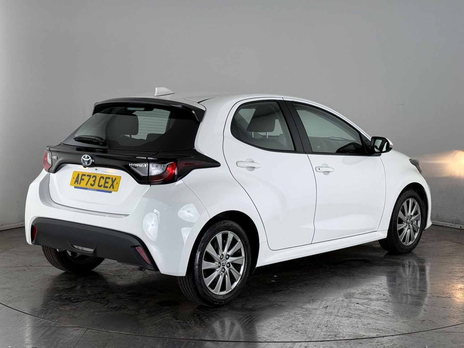 Used Toyota Yaris 2023 for sale - 77242937: Photo 6