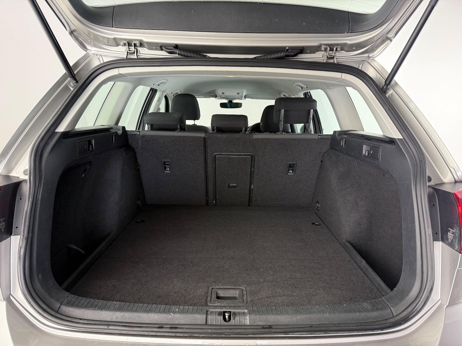 Used Volkswagen Golf 2017 for sale - 76606931: Photo 10