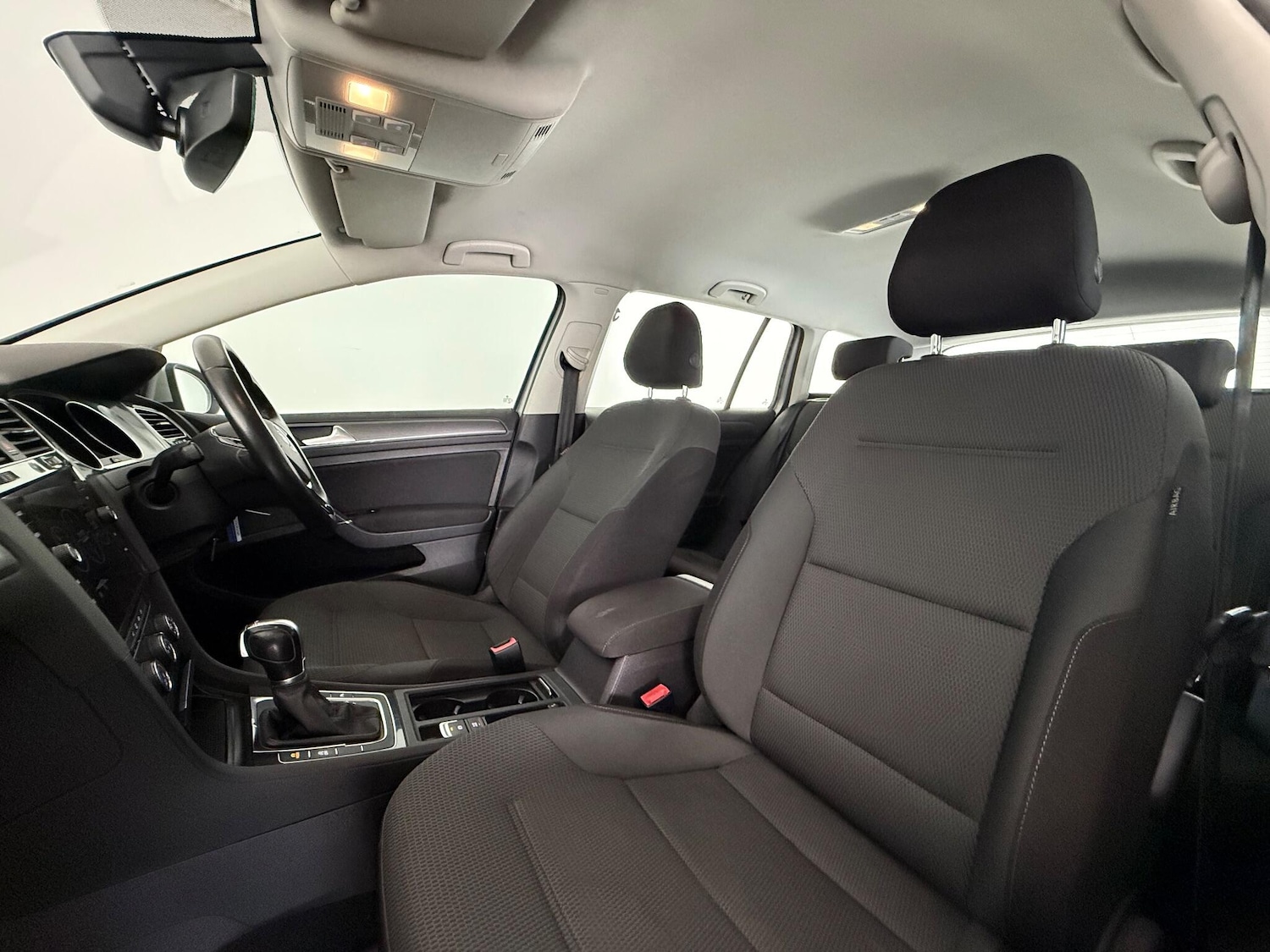 Used Volkswagen Golf 2017 for sale - 76606931: Photo 13