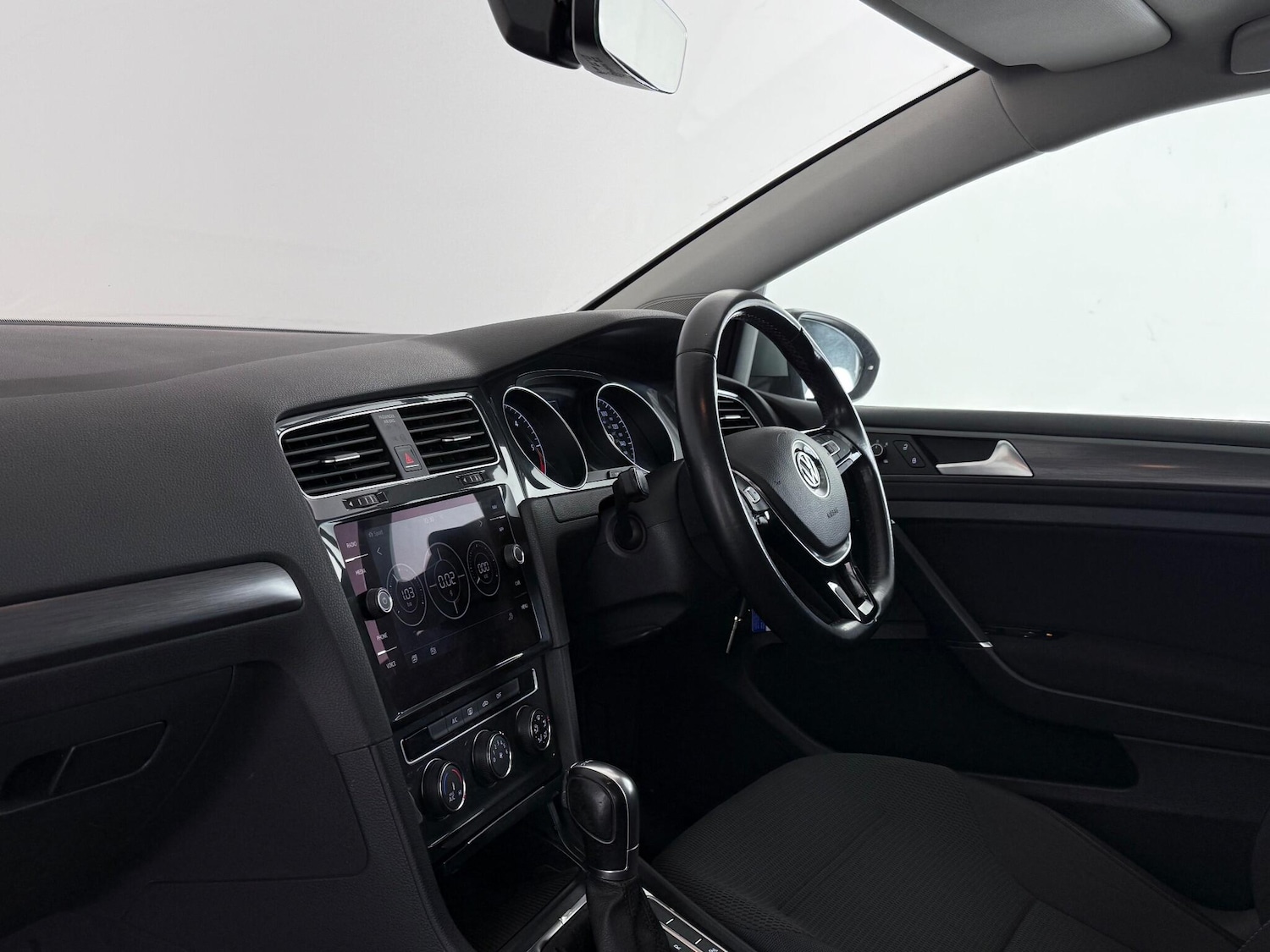 Used Volkswagen Golf 2017 for sale - 76606931: Photo 19