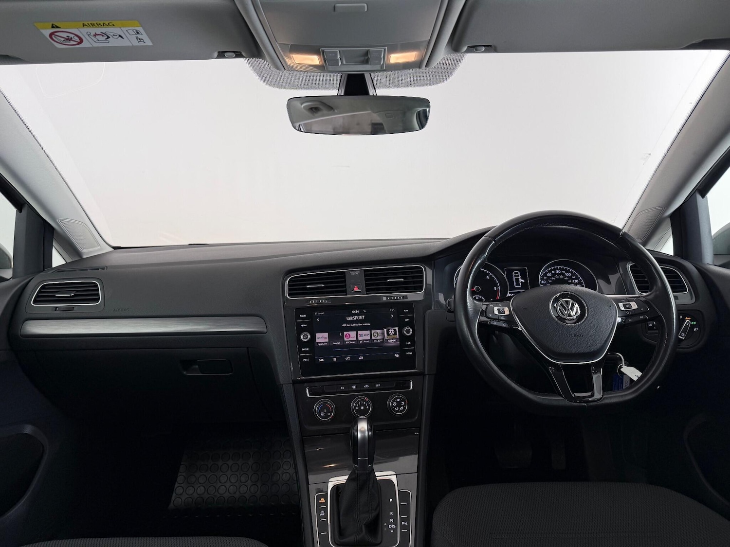 Used Volkswagen Golf 2017 for sale - 76606931: Photo 20