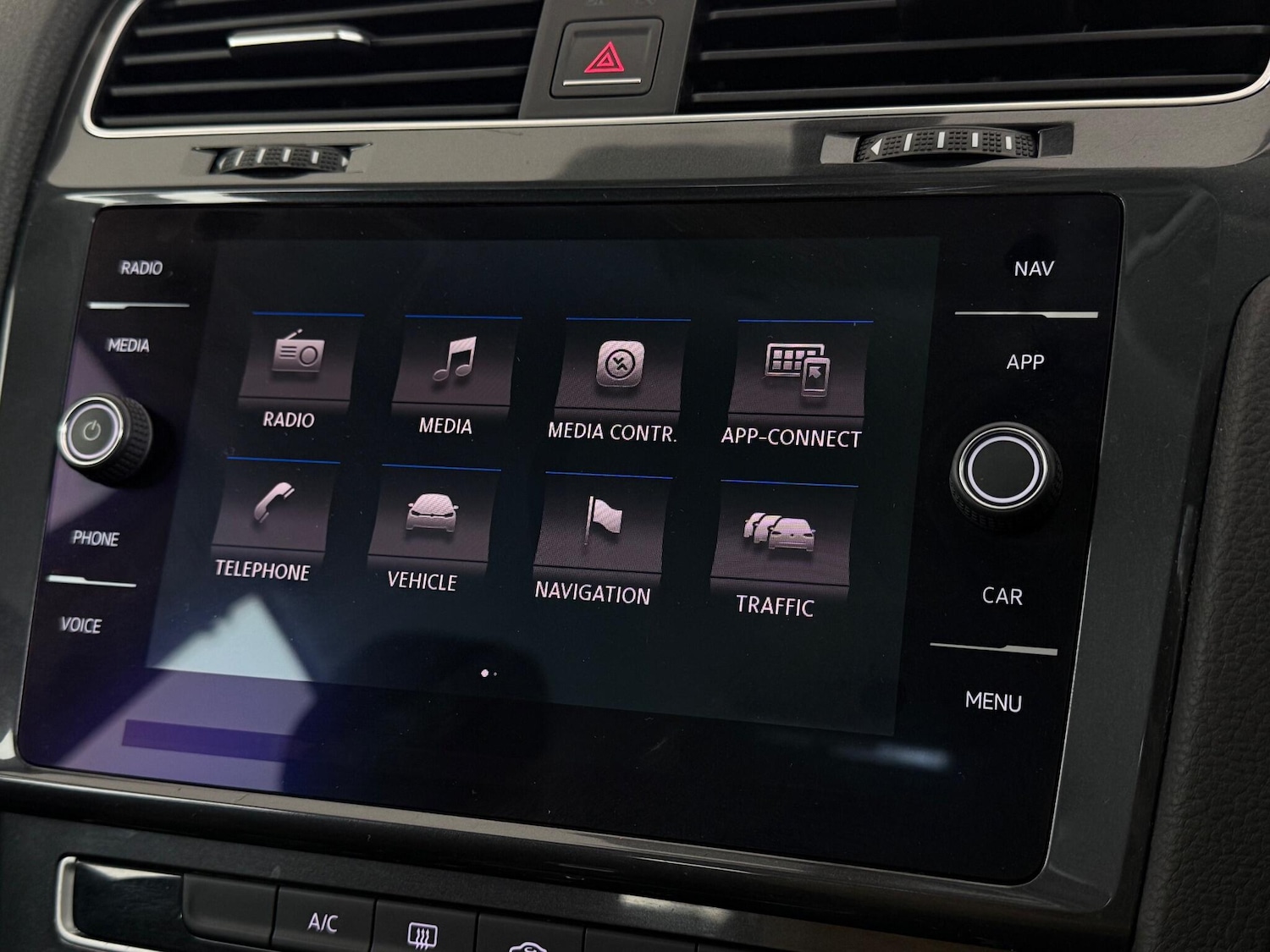 Used Volkswagen Golf 2017 for sale - 76606931: Photo 35