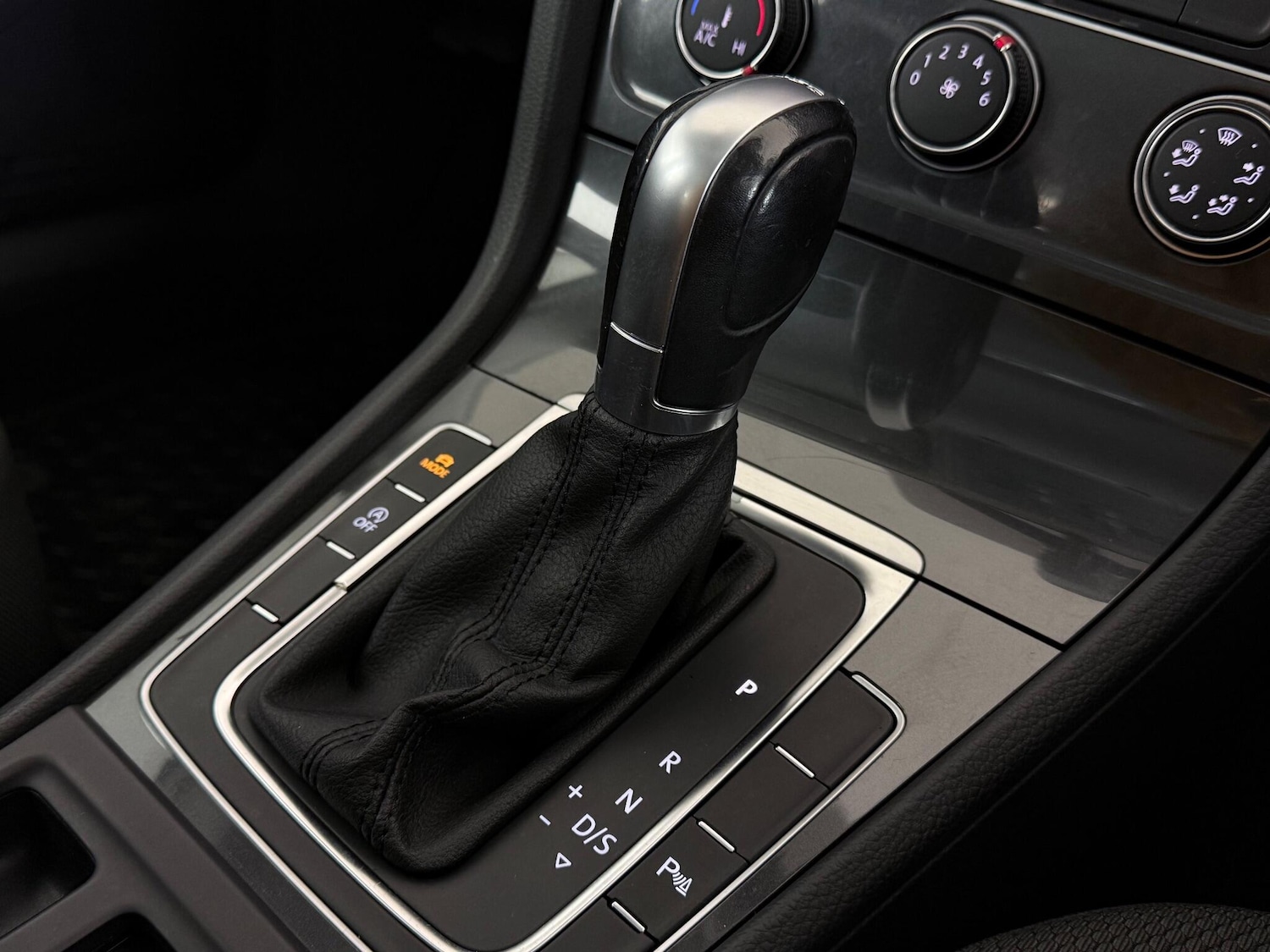 Used Volkswagen Golf 2017 for sale - 76606931: Photo 40