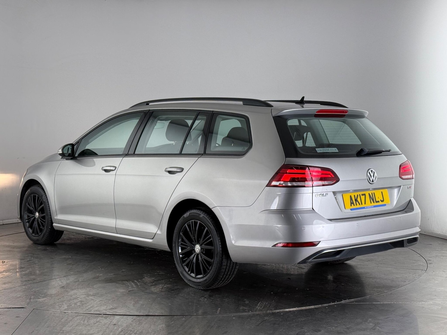 Used Volkswagen Golf 2017 for sale - 76606931: Photo 5