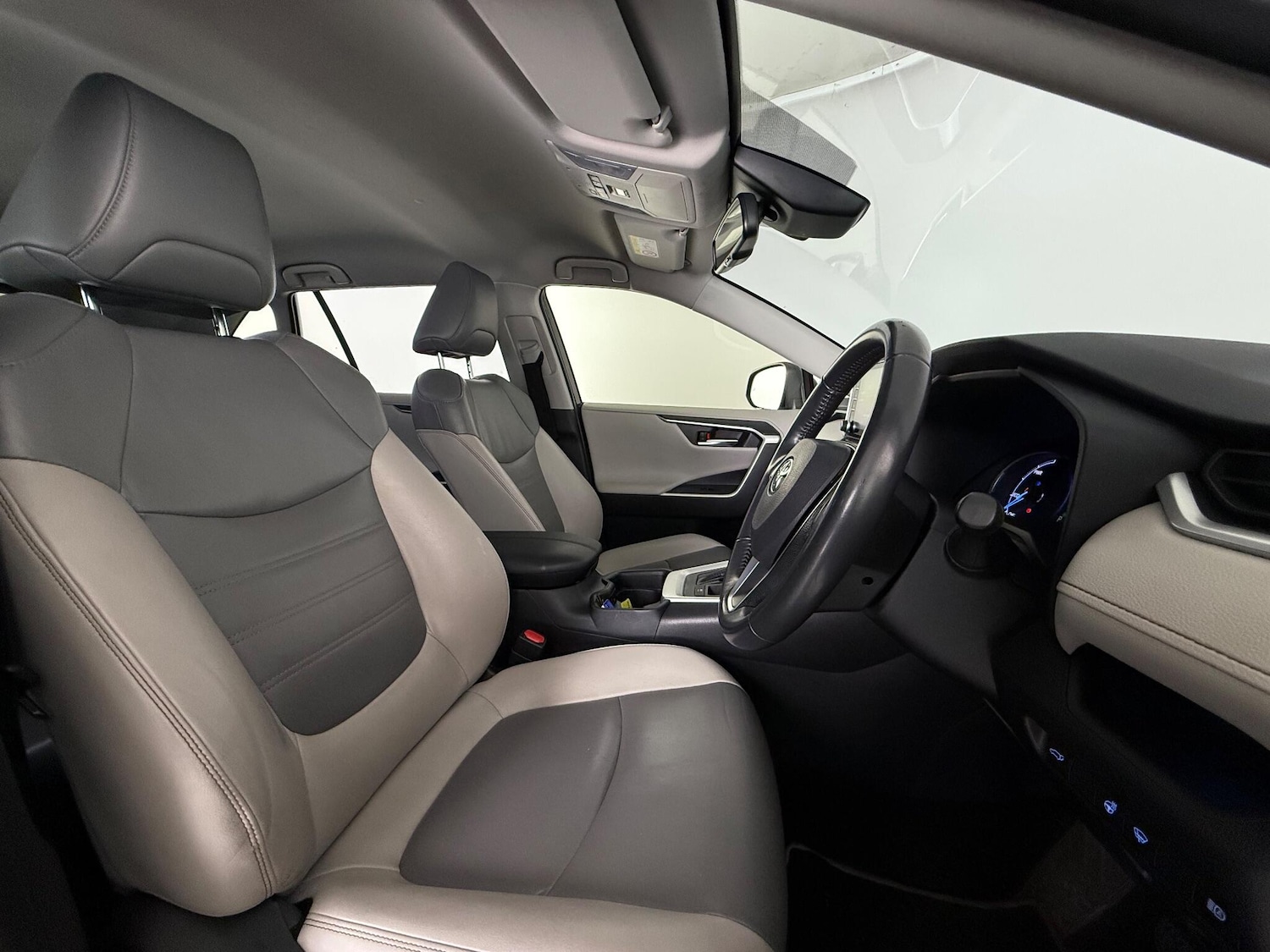 Used Toyota RAV4 2020 for sale - 76538747: Photo 15