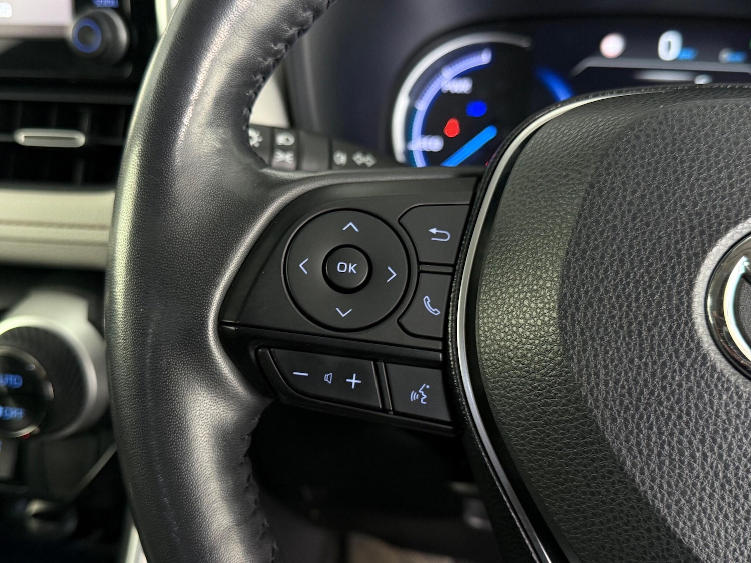 Used Toyota RAV4 2020 for sale - 76538747: Photo 23