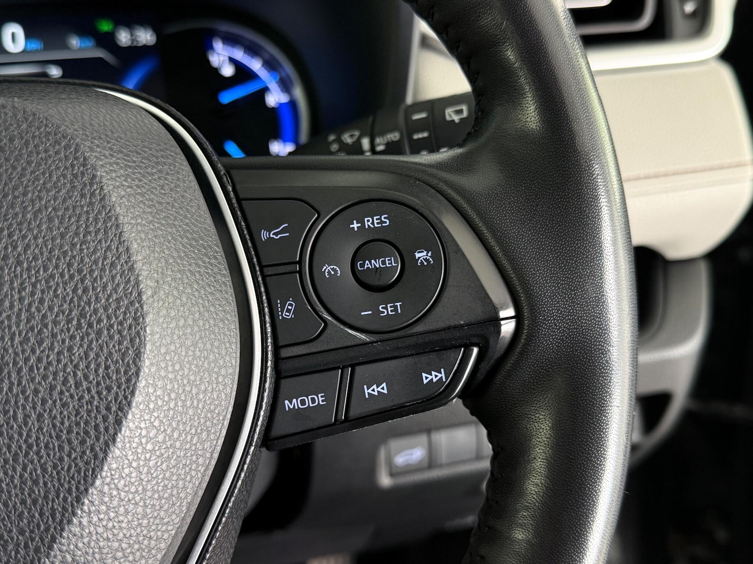 Used Toyota RAV4 2020 for sale - 76538747: Photo 25