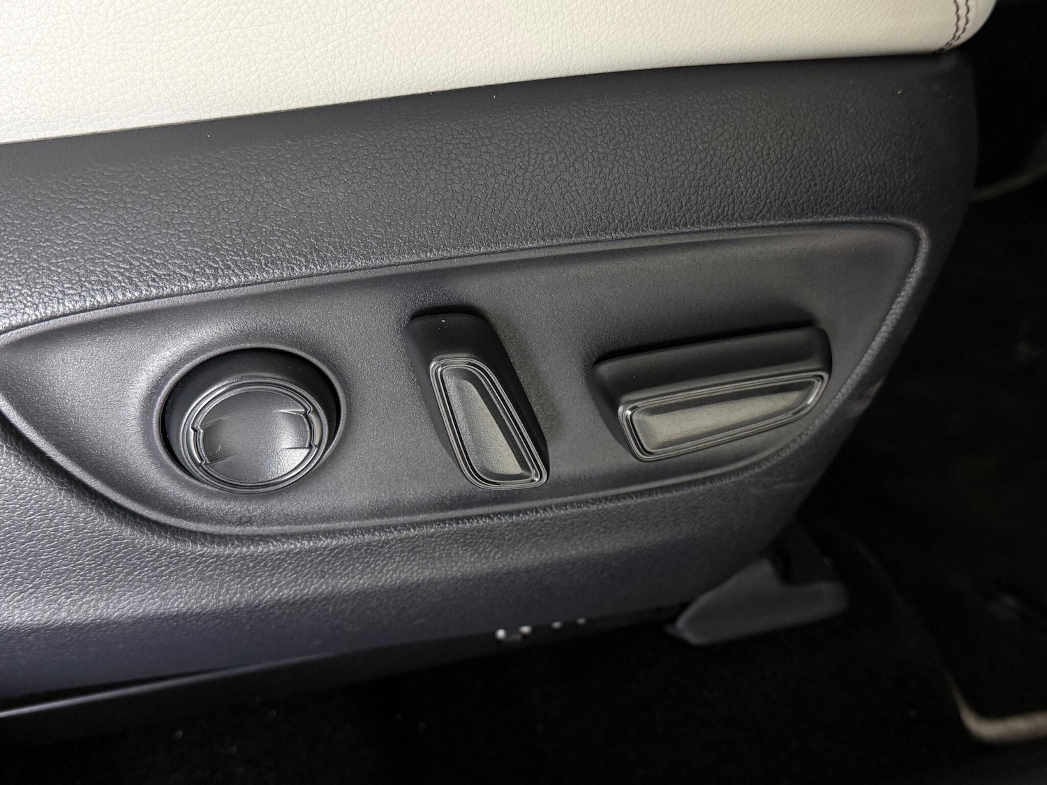 Used Toyota RAV4 2020 for sale - 76538747: Photo 28