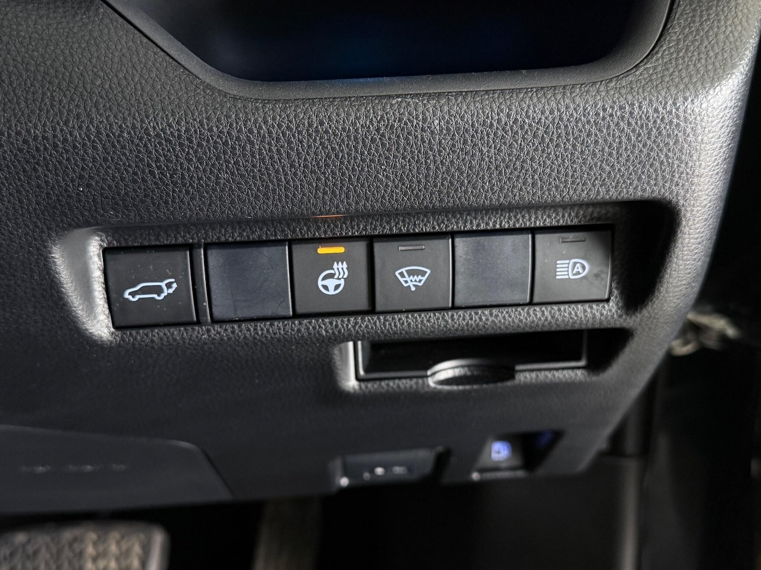 Used Toyota RAV4 2020 for sale - 76538747: Photo 29